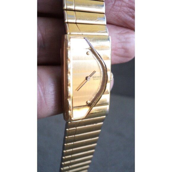 Vtg SEIKO HALF MOON GoldPlated Ladies' WATCH New Crystal & Battery Works Perfect - Picture 1 of 9